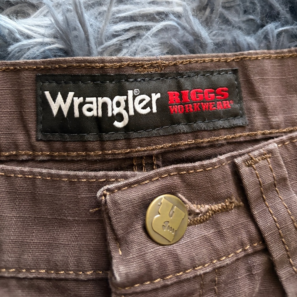Wrangler Men's Tan Cargo Pants - Picture 2 of 4